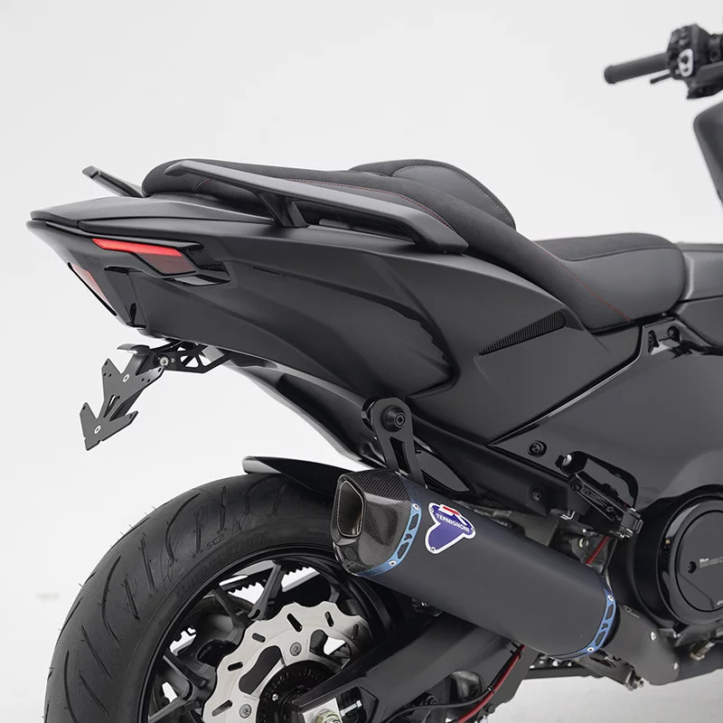 COQUE01822 : BCD Design Rear Tail Section 2022-2026 Yamaha Scooter MAX