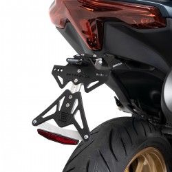 YT5104-22+N1002+NCAT : Kennzeichenhalter Kit Barracuda 2022-2026 Yamaha Scooter MAX