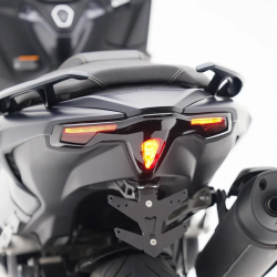 FEU01802 : Cache de feu arrière BCD Design 2022-2026 Yamaha Scooter MAX