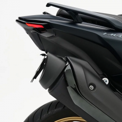 FEU01802 : copy of Cache de feu arrière BCD Design Yamaha Scooter MAX